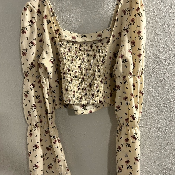 Off the Shoulder Floral Long Sleeve - Picture 4 of 5
